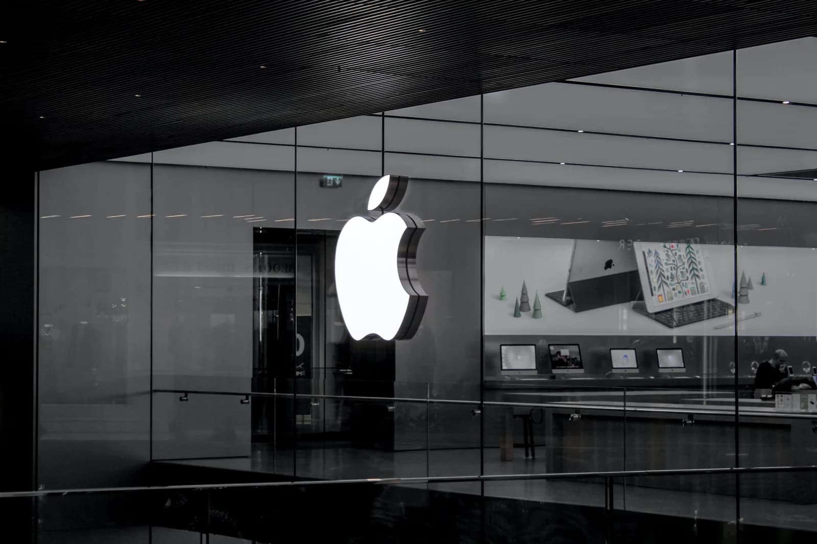 Apple now allows developers to add unlisted apps on the App Store.