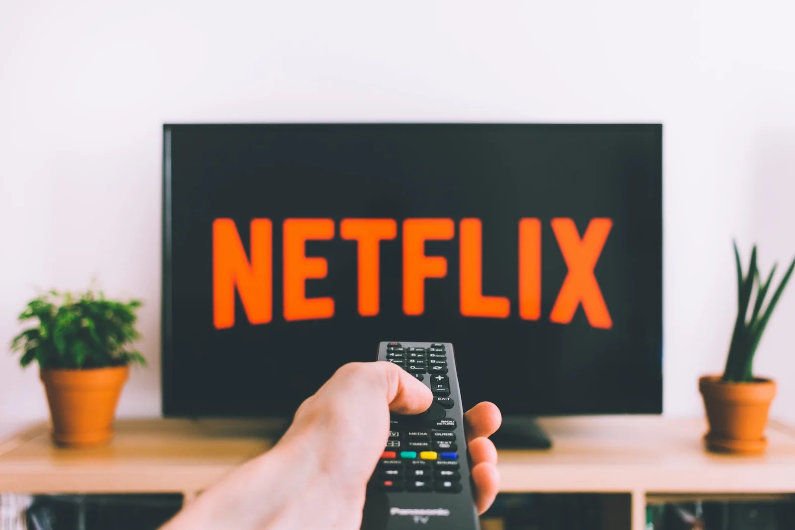 Netflix will END password sharing, you'll have to pay extra now.
