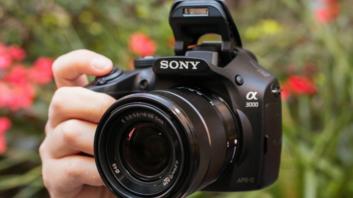 Here’s an Overview on the Sony Alpha A3000 Digital Camera.