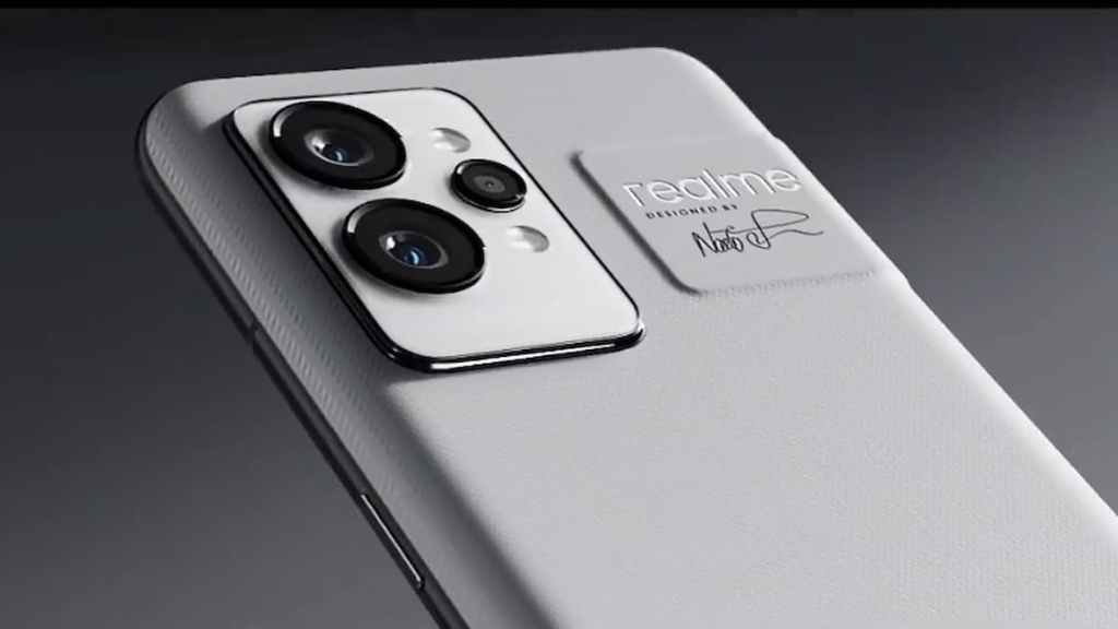 This new Realme flagship Feels like Paper. This new Realme flagship Feels like Paper.