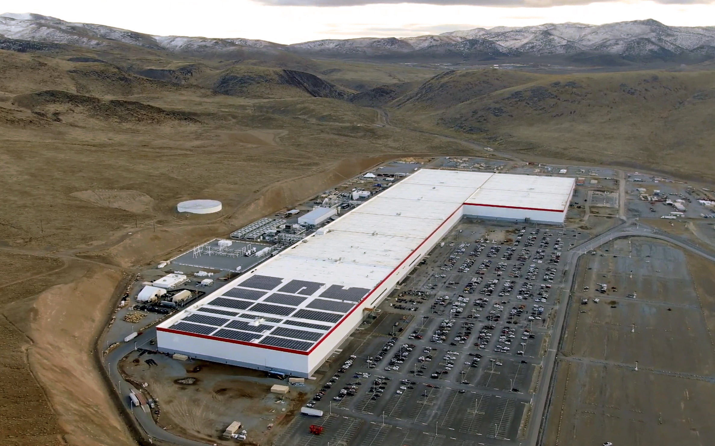 Tesla got sued by 2 former employees fired from Gigafactory Nevada